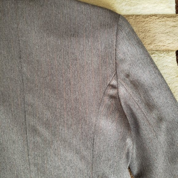 Classic Suzy Shier  Neutral Light Brown Fitted Pinstripe Blazer - Picture 10 of 11